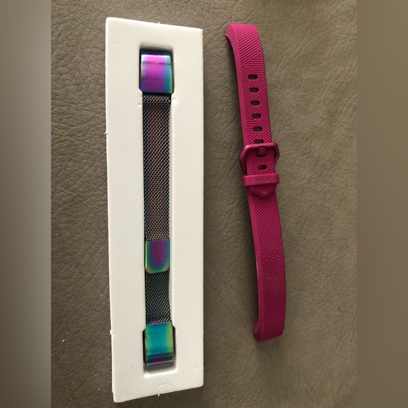 Bundle of 3 Fitbit Inspire 2 Bands - Picture 2 of 4